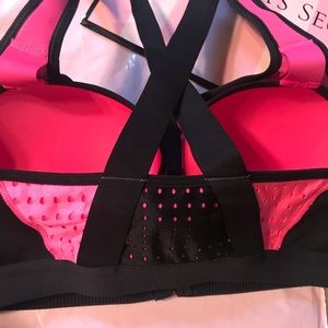 Victoria's Secret Intimates & Sleepwear - Front Close Victoria’s Secret sport bra Victoria's Secret Intimates & Sleepwear - Front Close Victoria’s Secret sport bra